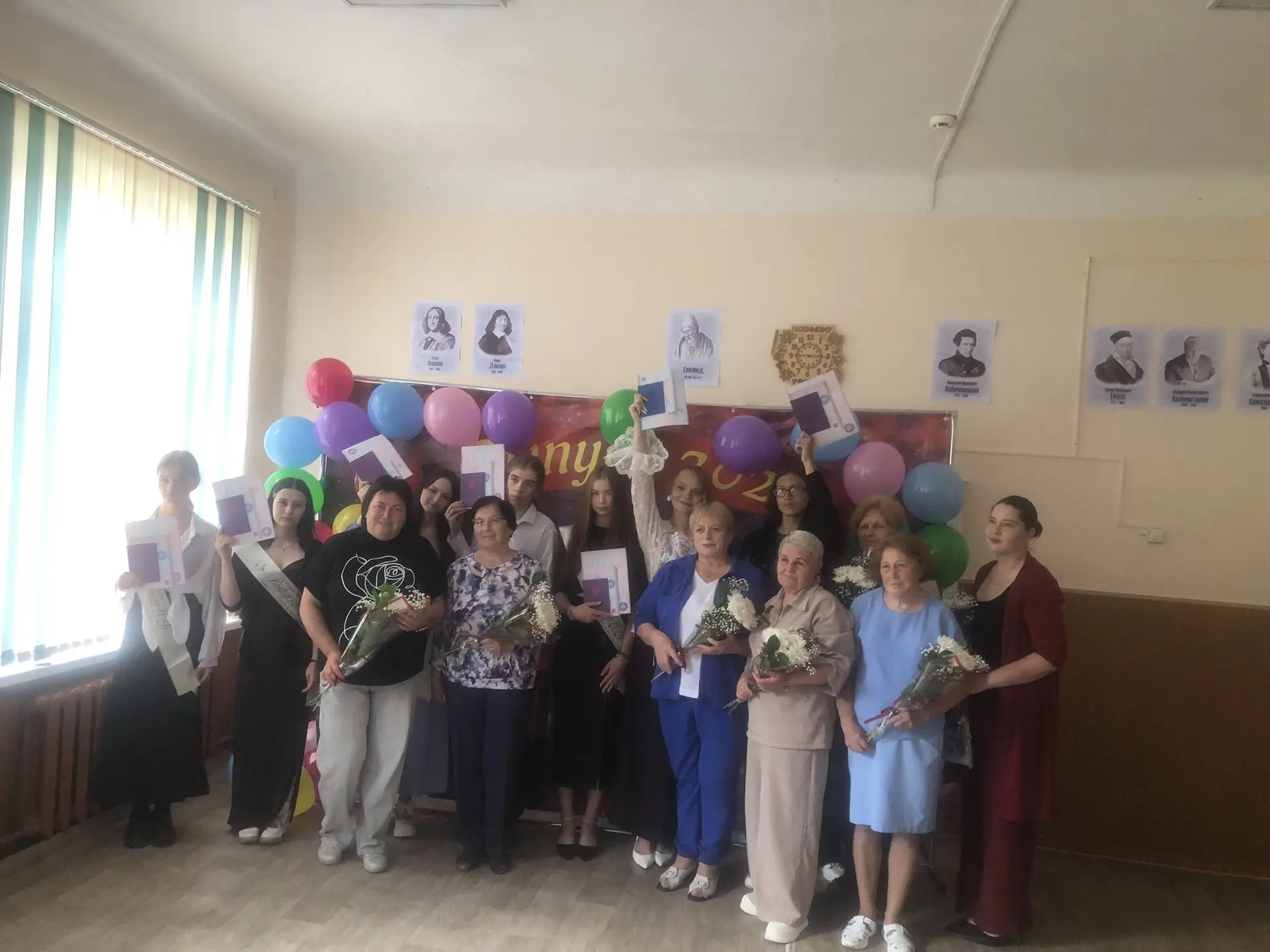🎉 Торжественный момент для Красновской школы им. М. Бабикова! 🎉

26 июня в стенах родной школы вып