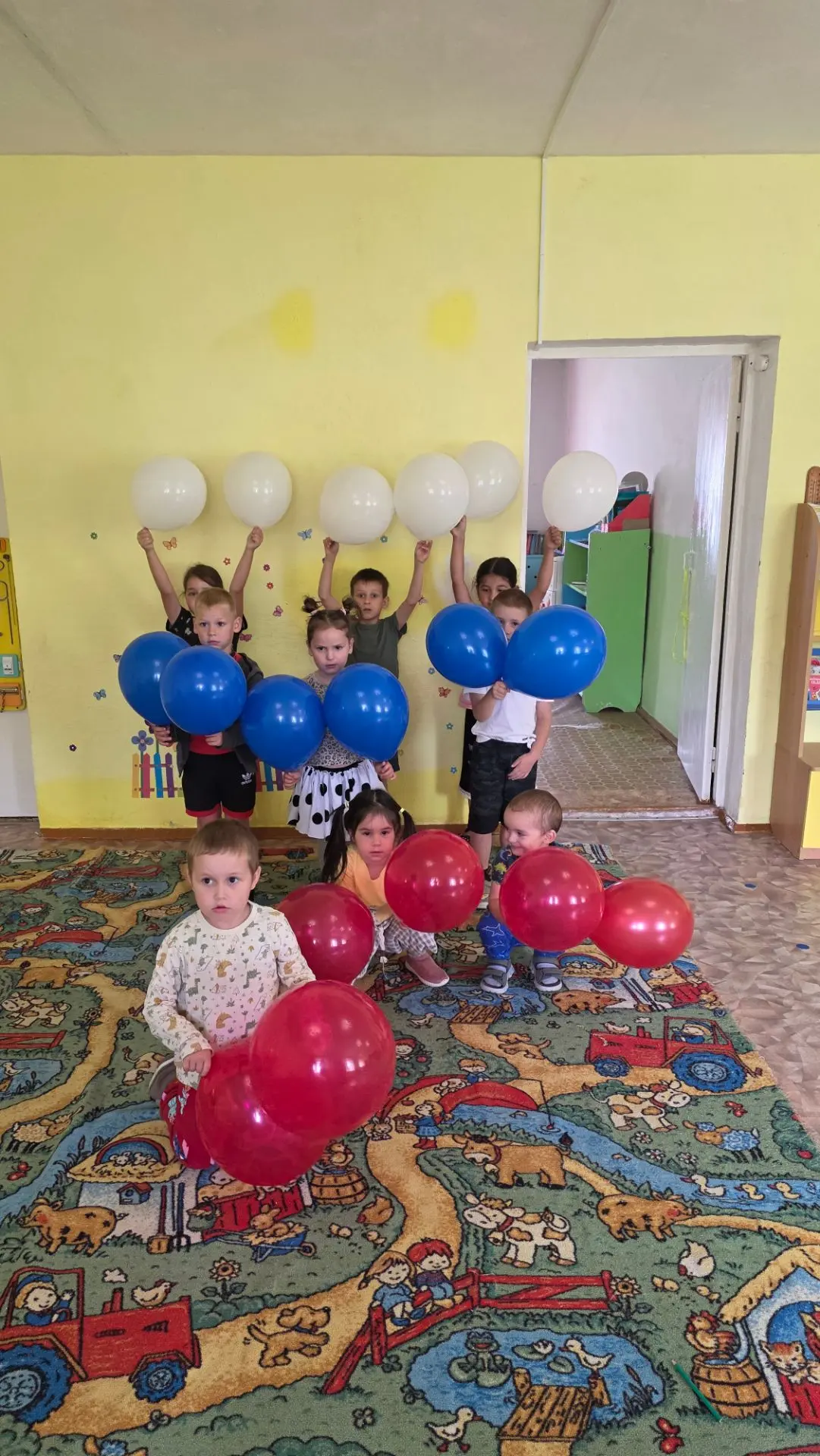 🇷🇺 День Государственного флага России в нашем детском саду!