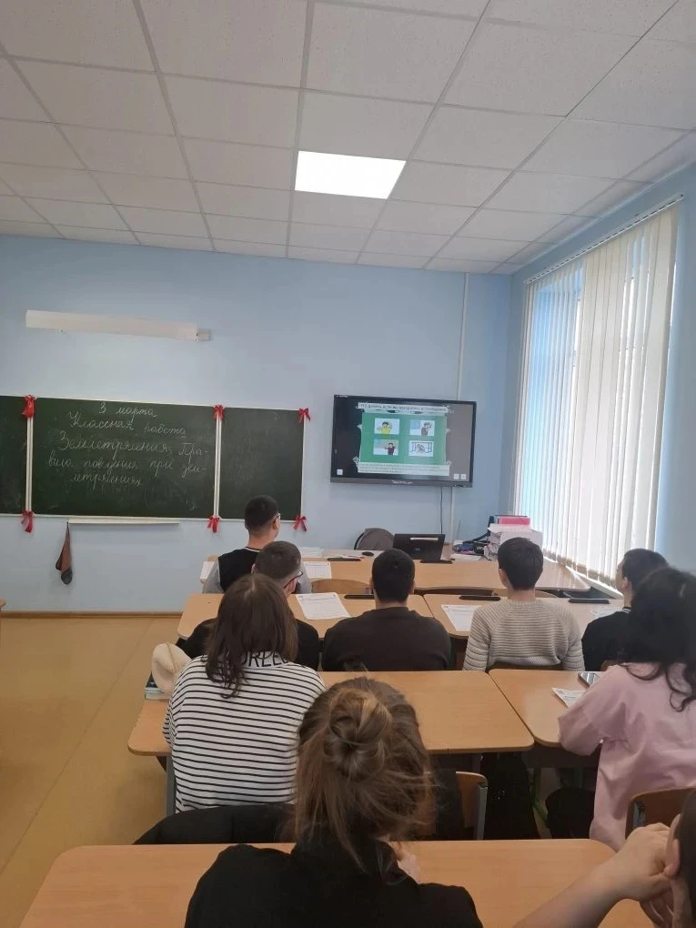 3 марта  во всех классах нашей школы были организованы тематические занятия, посвящённы...