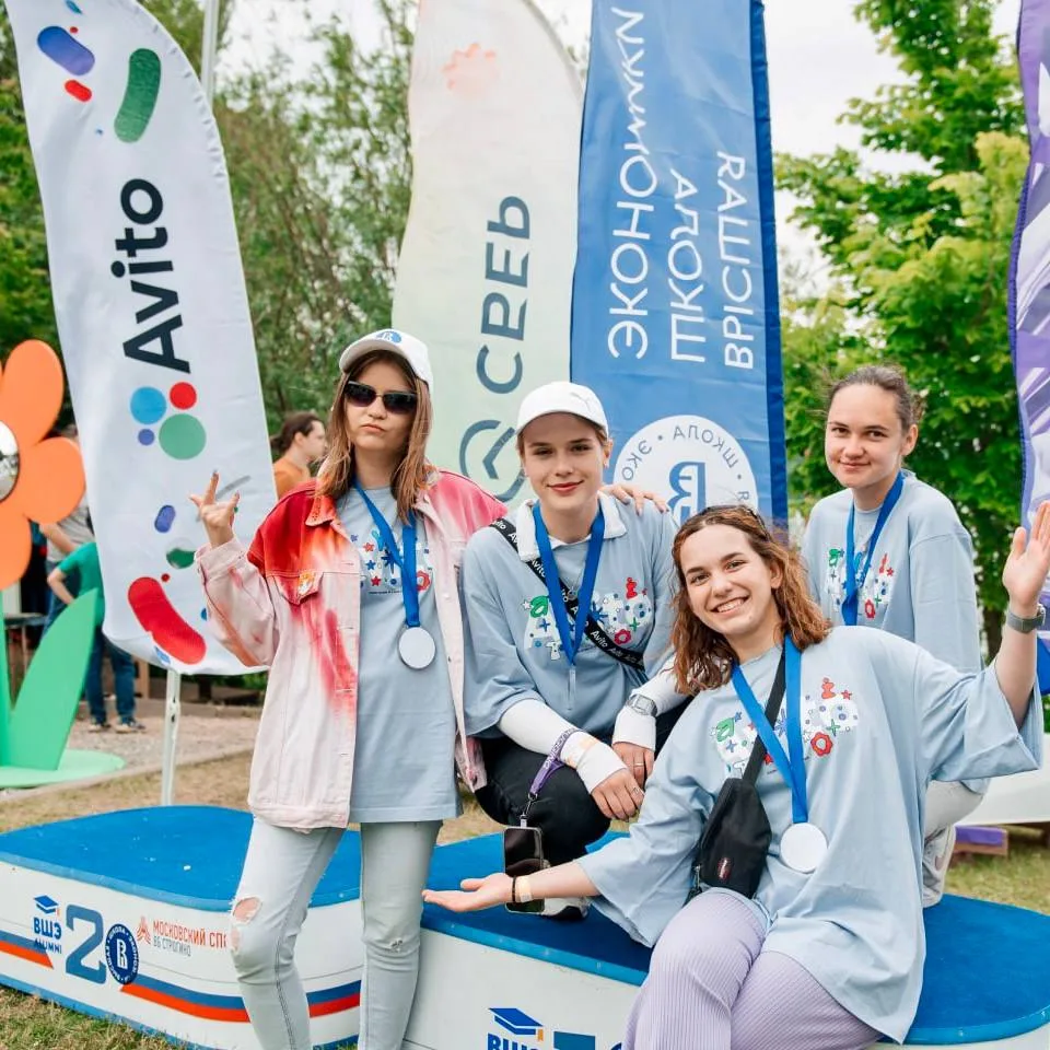 Вышка на одной волне: зоны активностей и отдыха от партнеров