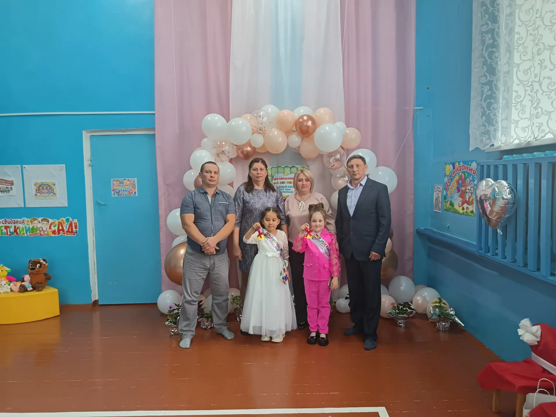 Сегодня в Пушкарёвском детском саду прошёл выпускной. Ребята сделали первый шаг во взро...