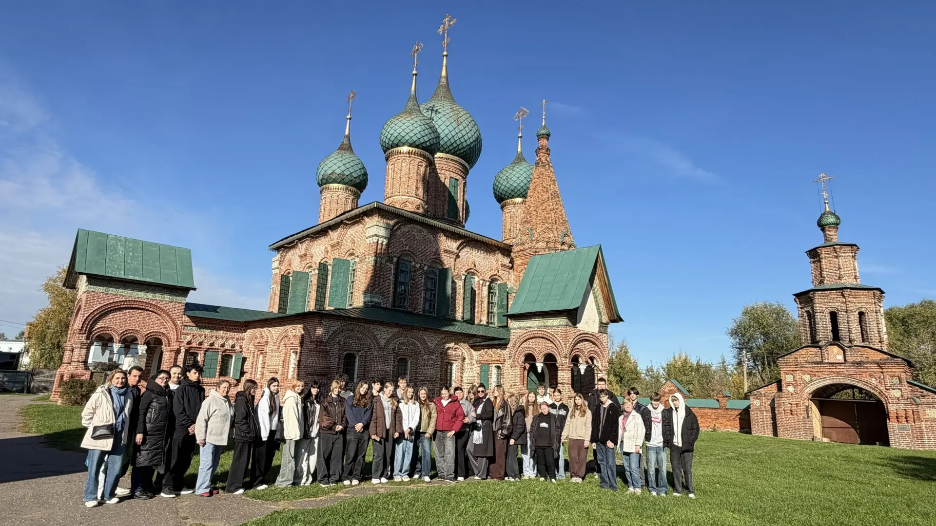 Золотое кольцо: Уроки истории, которые останутся в сердце 🛡️✨
