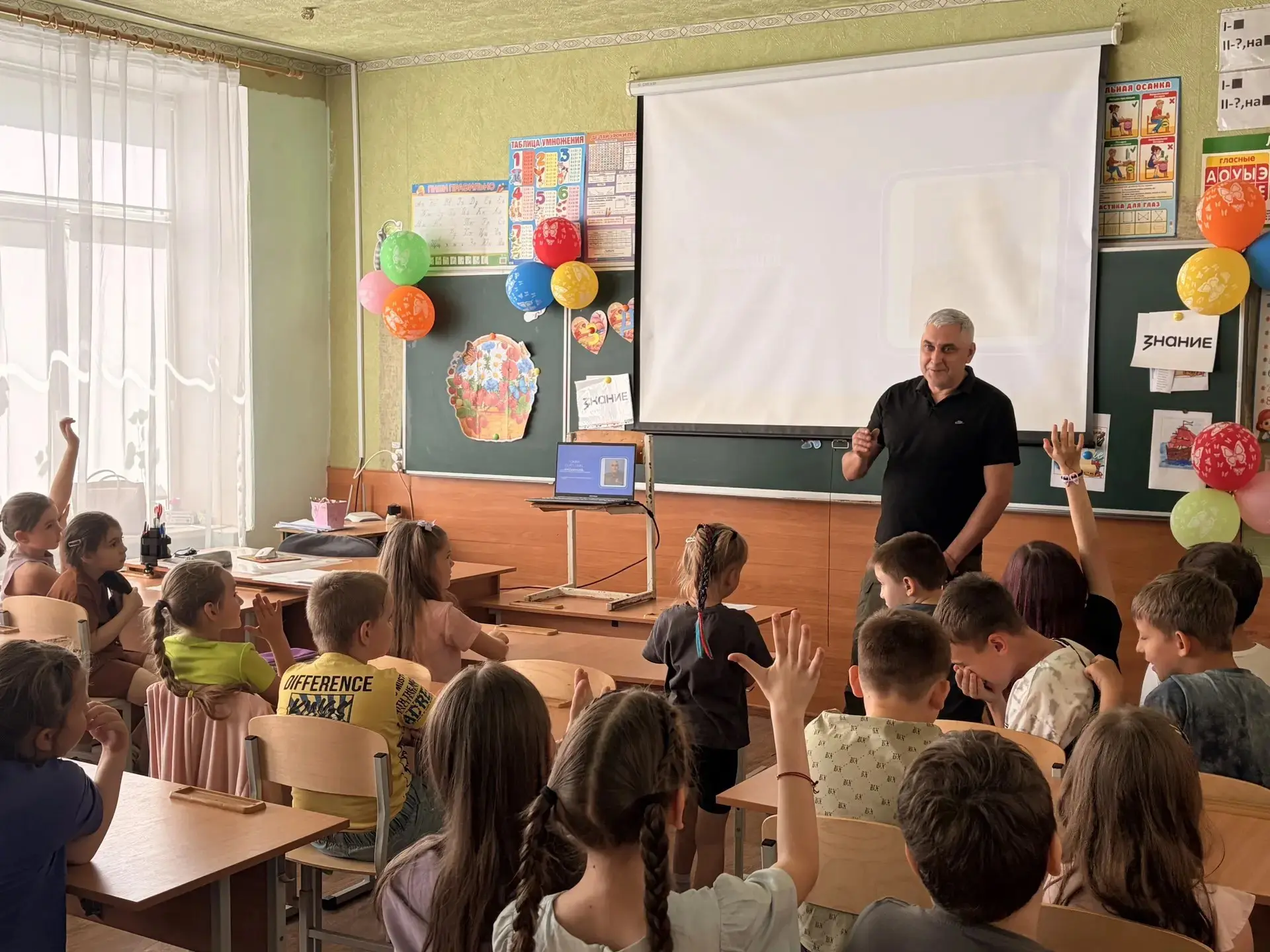 «Служу Отечеству»: честный разговор с героем СВО 🇷🇺

В ДНР стартовала патриотическая акция, органи