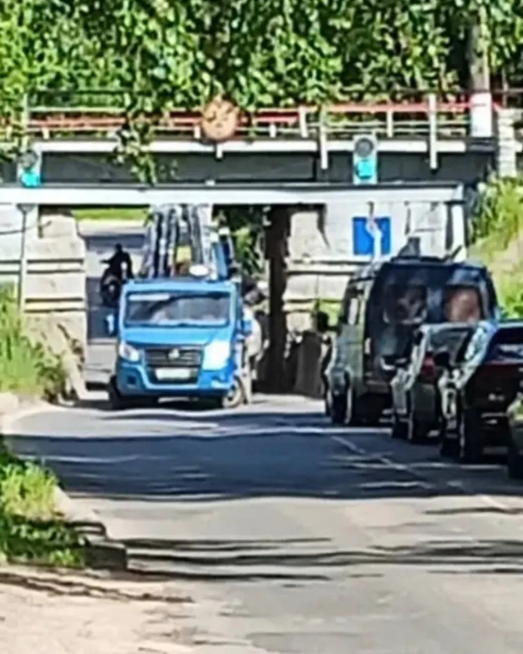 И вновь кто-то отличился в тоннеле на Южном въезде и парализовал все движение.