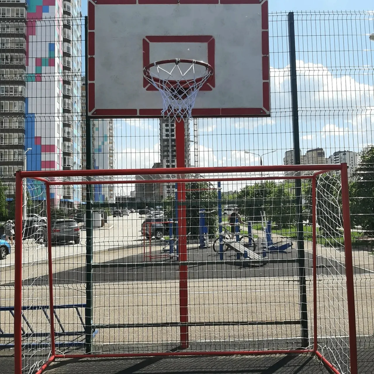 🤩 Кронштадтская, 47 - установка новых сеток баскетбольных и футбольных

Возникла проблема? Оставьте