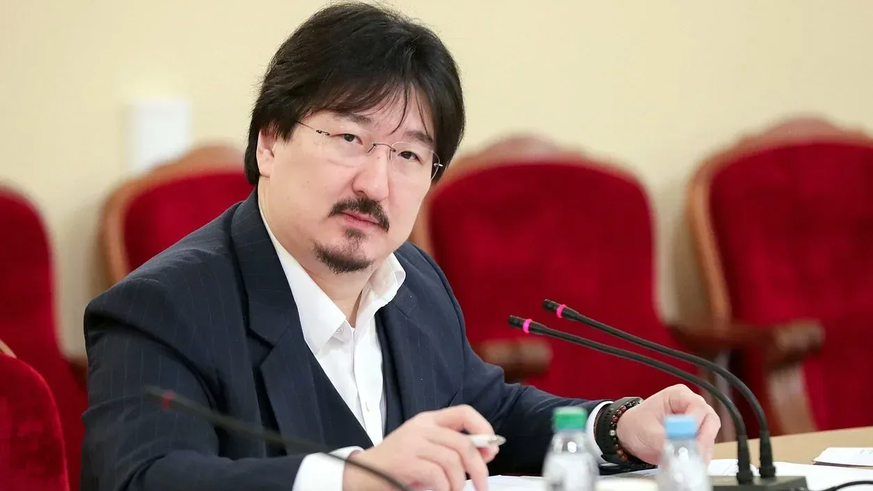 Бадма Башанкаев: Приоритетами новой Госдумы станут возвращение врача к пациенту и лекар...