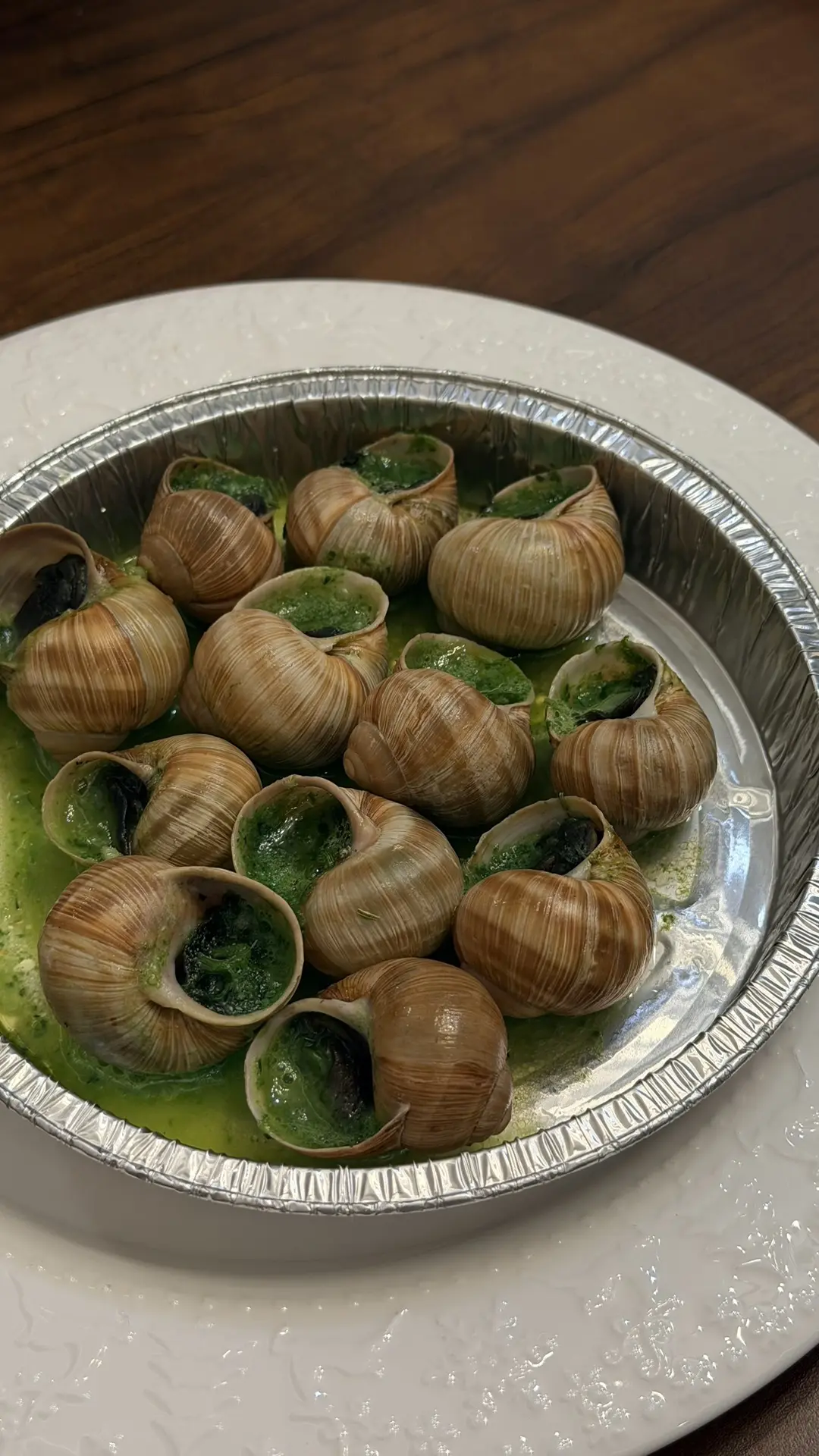 Вчера была толпа гостей, столько всего вкусного, а у меня всего два фото в телефоне 🤪