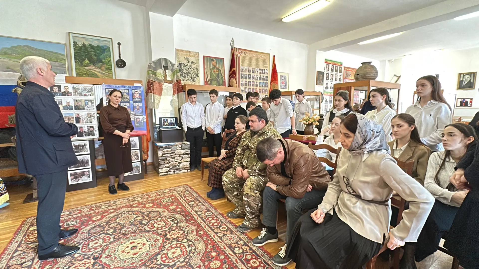 🇷🇺 Уроки мужества для девятиклассников: прошлое и настоящее Героев Отечества  🗓️Учащиеся 9 «Д» класс