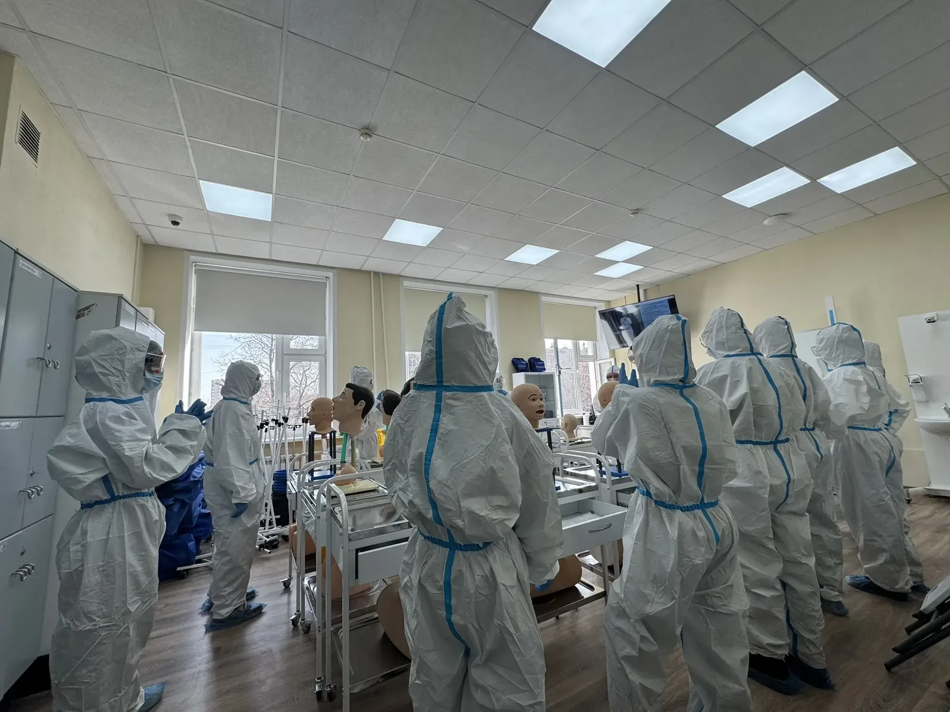 🚀 На этой неделе наши девятиклассники погрузились в мир профессий!  В рамках профориентационной рабо