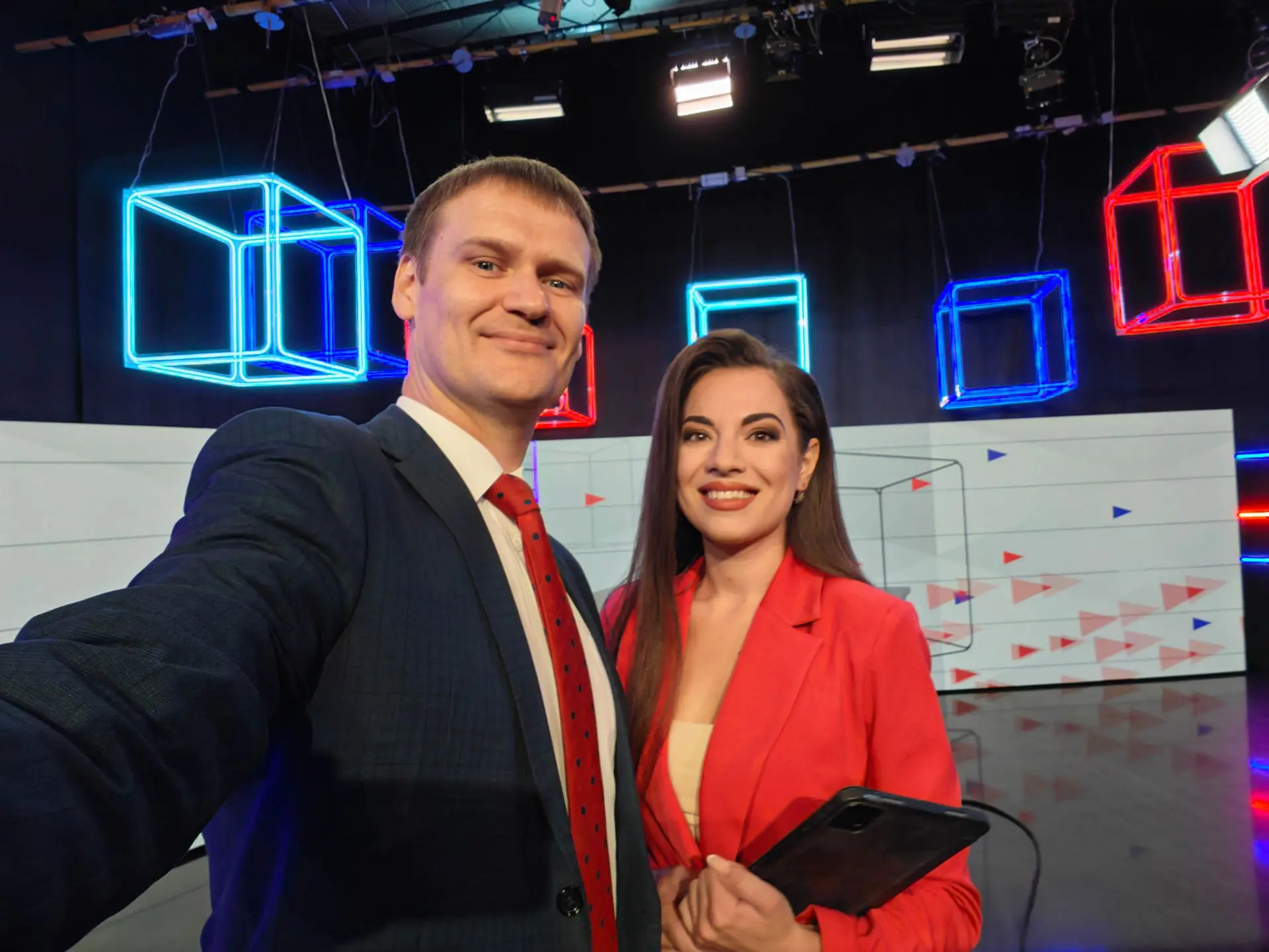 С Натальей Куликовой, ведущей программы "Интервью" ТК Волга 24, обсудили итоги ЕГЭ 2026: какие предм