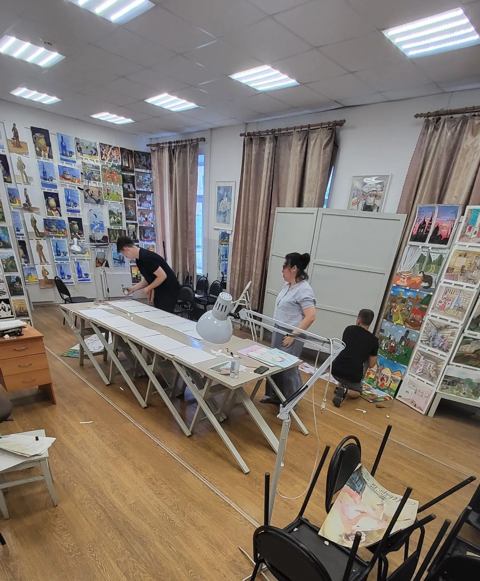 В ДХШ им. В.Ф. Илюшина полным ходом идет подготовка к открытому просмотру.