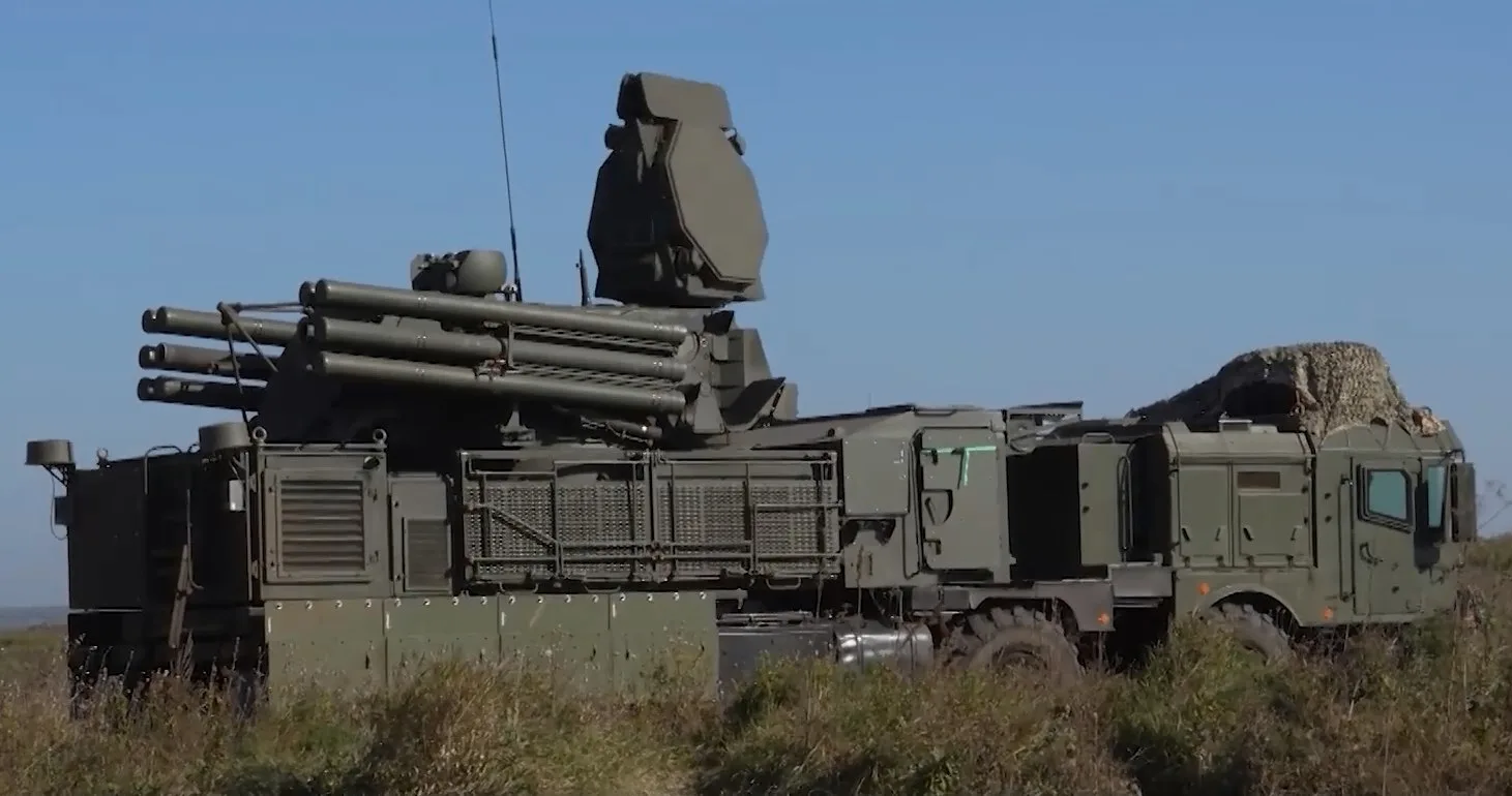 Российский ЗРПК "Панцирь-С1М" на белорусском шасси МЗКТ-7930 на учениях "Центр-2026".