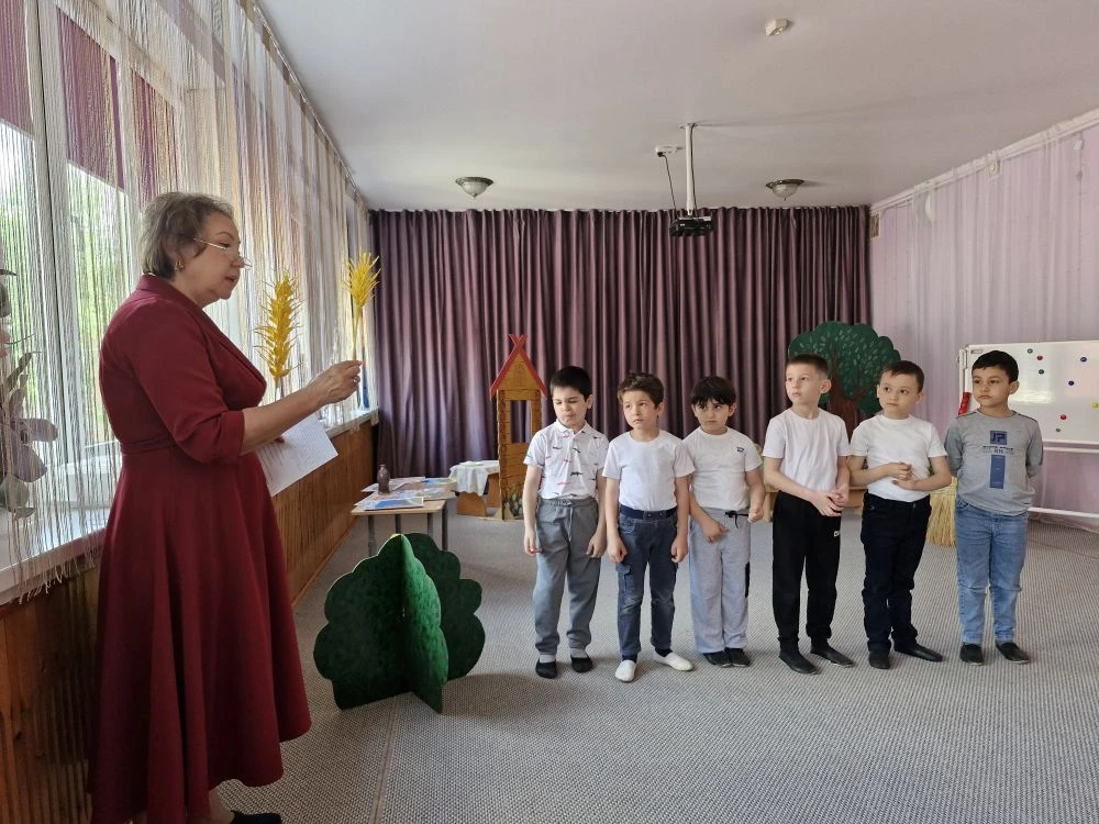 В подготовительной группе прошло открытое занятие под названием «Хлеб всему голова», це...