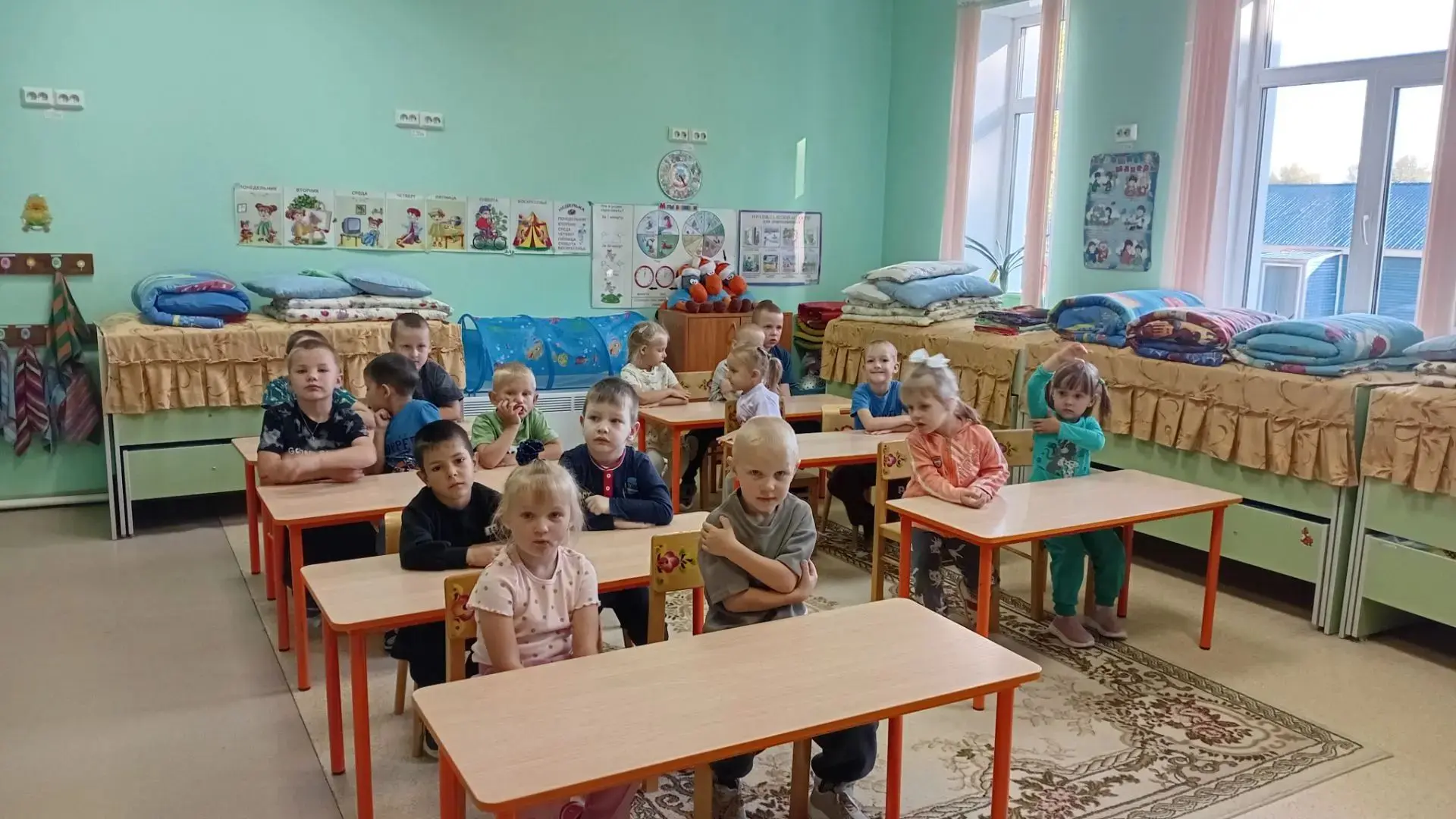 ✨Воспитанники группы дошкольного образования работают на занятиях в прописях.