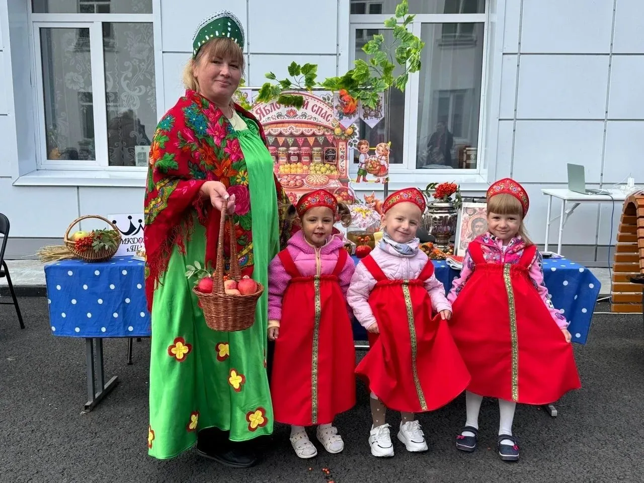 Фото
