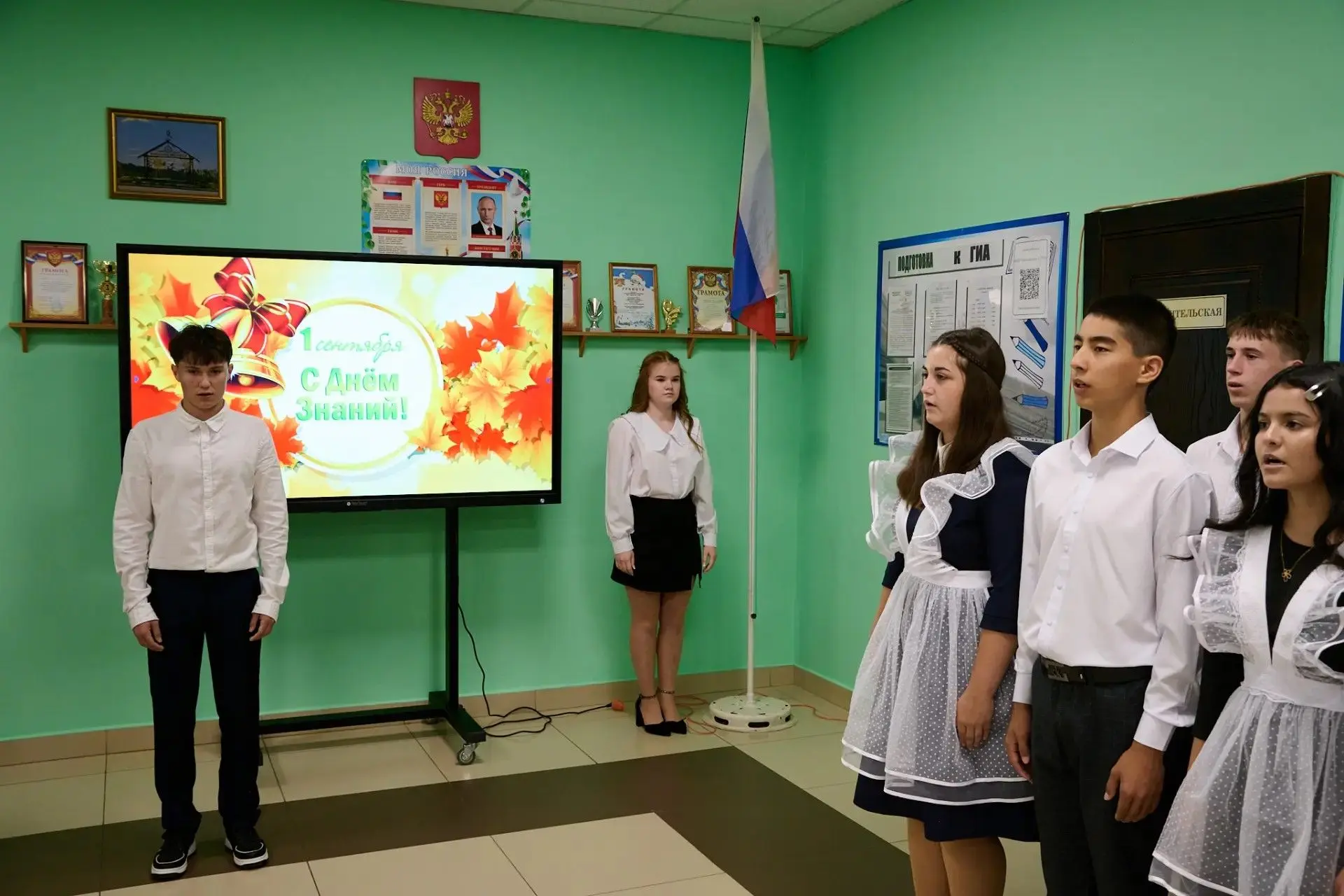 1 сентября школьный зал снова наполнился музыкой, смехом и ароматом осенних цветов. Пра...
