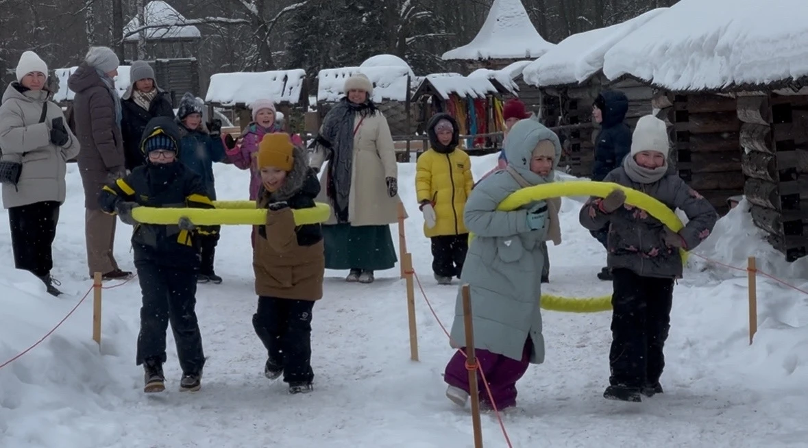 🌷 3 «В» поздравляет всех с наступлением весны!    ✨ Наш класс проводил зиму в этнографическом парке 