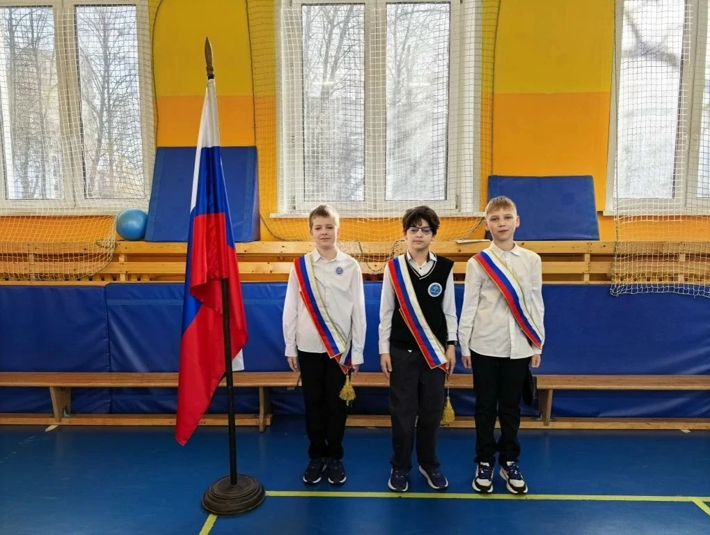 🇷🇺 Торжественное поднятие Флага Российской Федерации    ✨ Почетное право установить Флаг Российской 