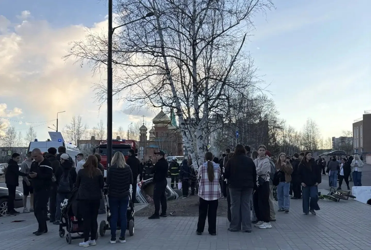 Ужасное ДТП в районе муниципалитета.  Автомобиль летел на огромной скорости и чуть не врезался в ост