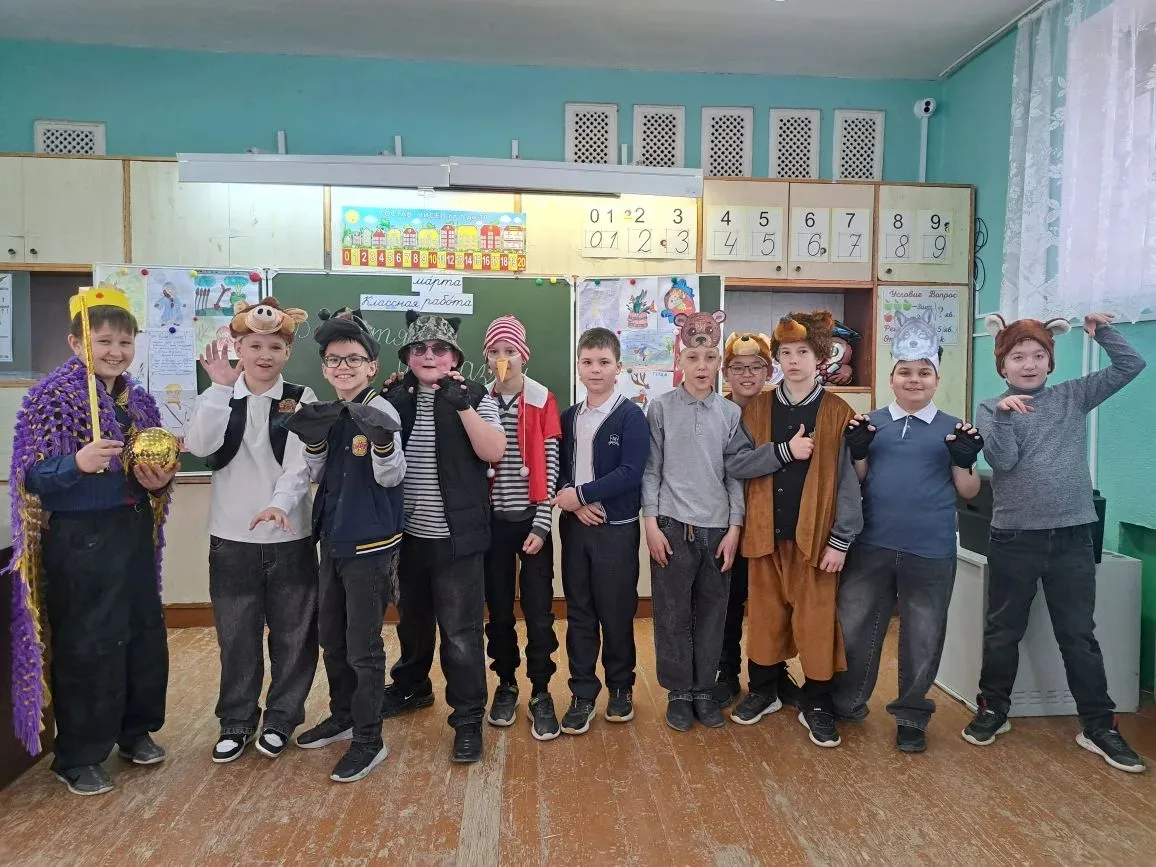 📚 Неделя начальных классов прошла ярко и с пользой!  Ученики 4а класса вместе с классным руководител