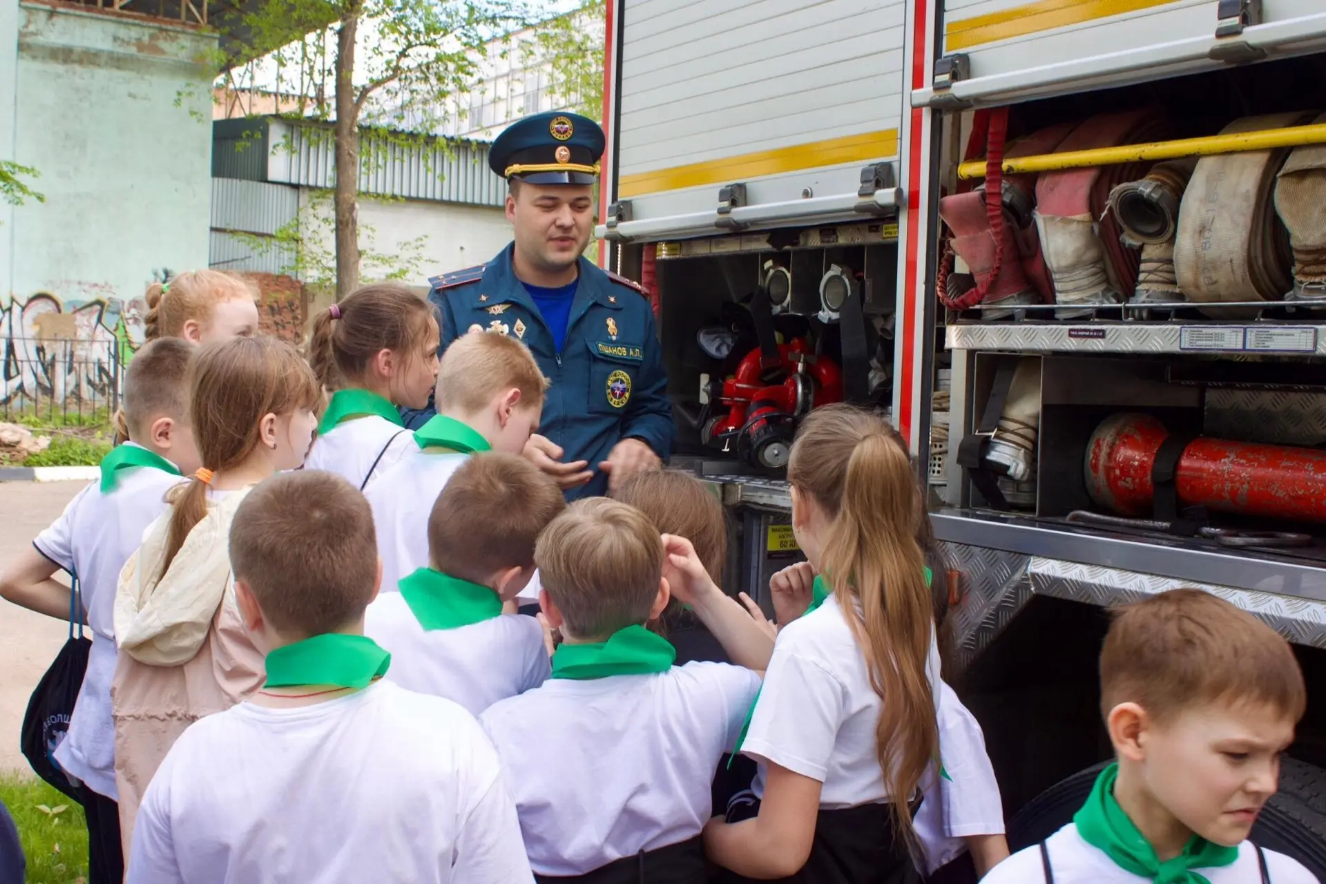 🚒 В Сергиевом Посаде прошла патриотическая игра «Русская земля - Отечество героев!»  В Центре «Насле