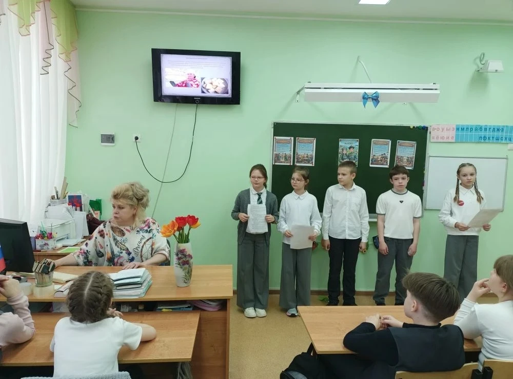 В рамках тематической недели, приуроченной к Году народного единства в России, учащиеся 4 "А" класса