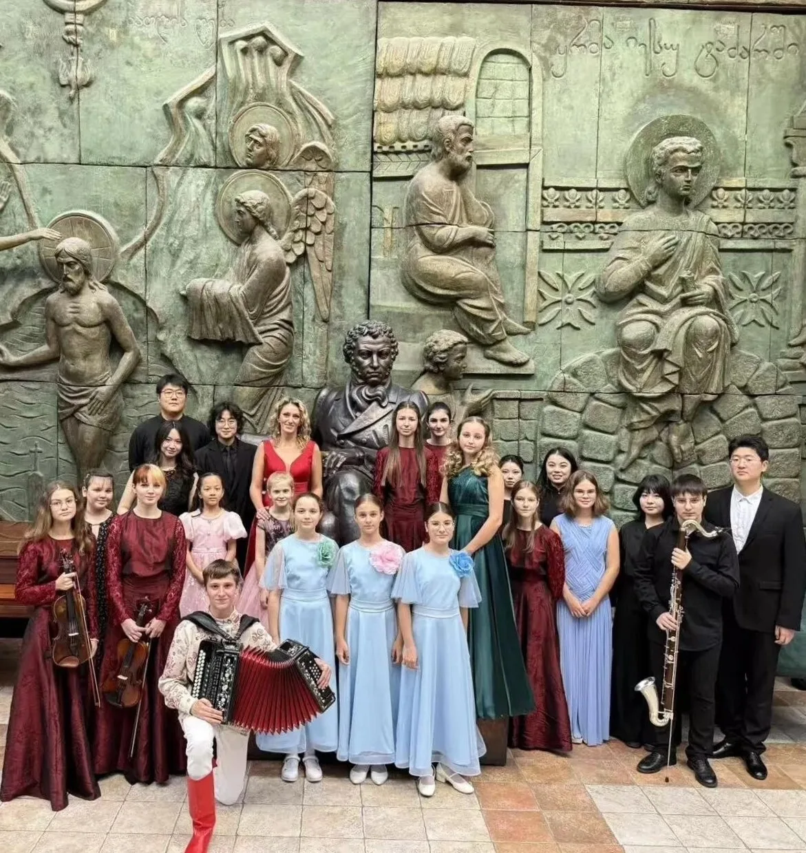 📸 Щёкинский гармонист выступил на концерте «Дружба народов. Россия — Китай» в Москве