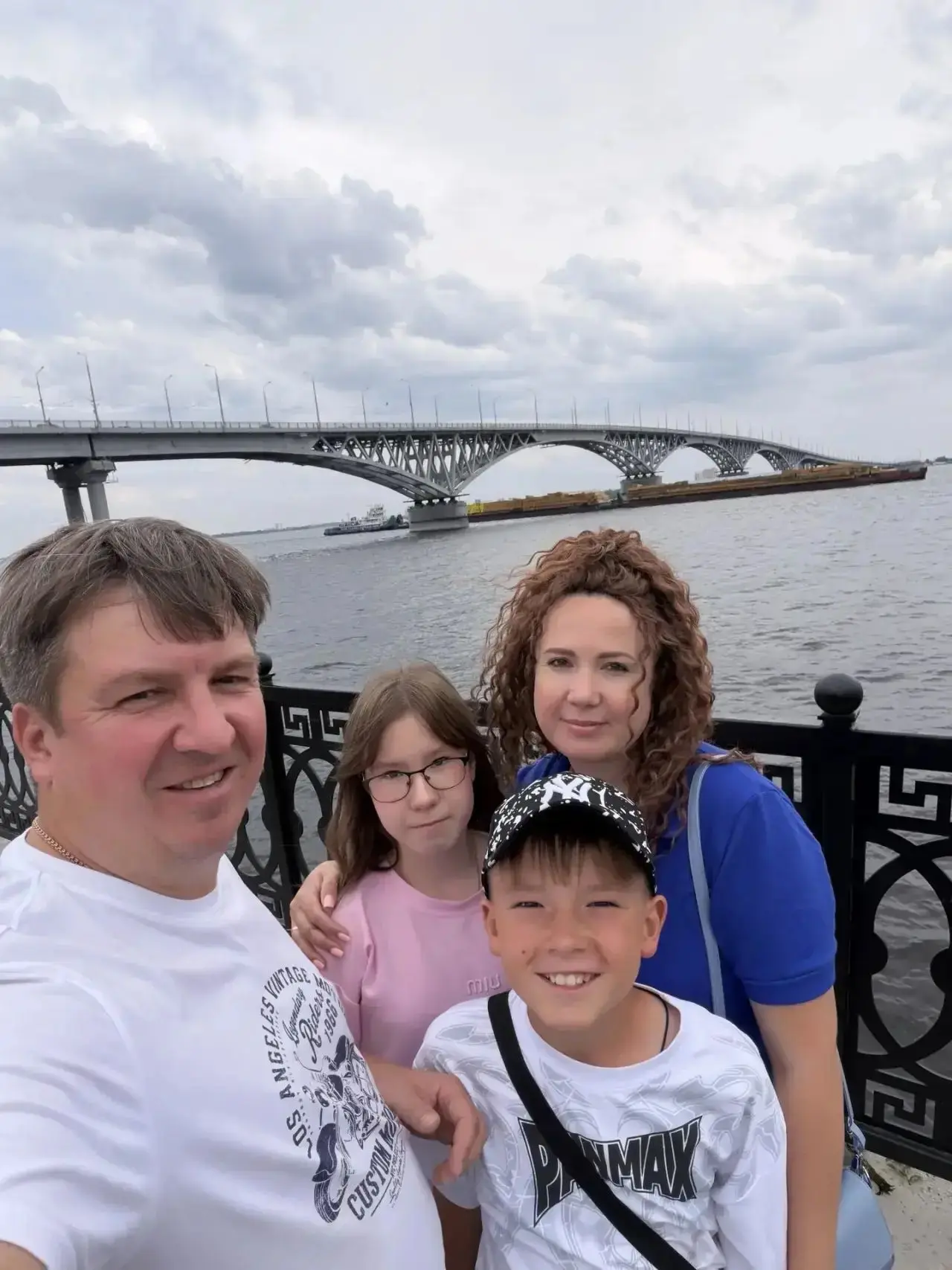 🎓 Экзамены, встречайте: 9В при параде и без страха.