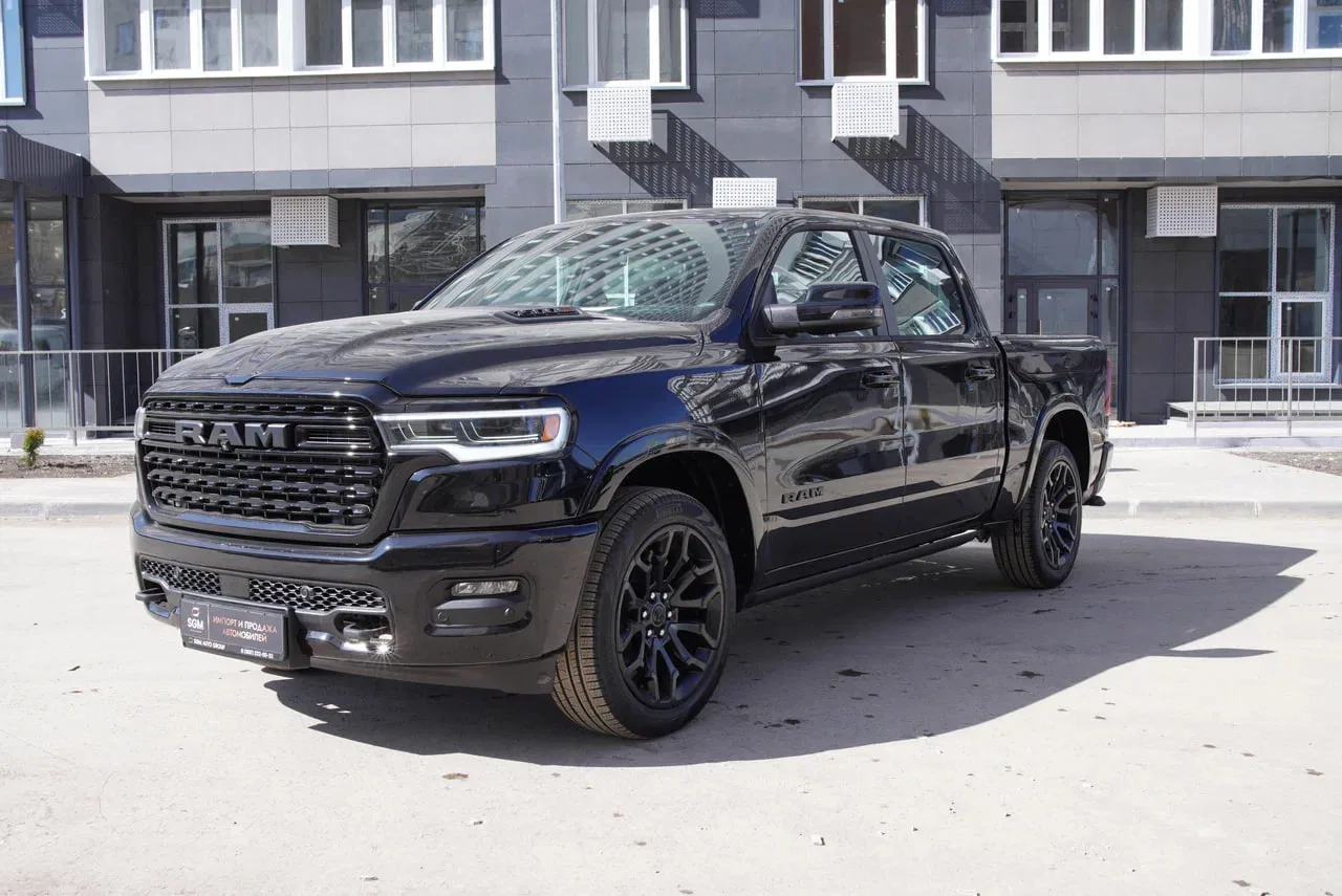 RAM 1500 Limited Night Edition

Год выпуска: 2025 (мод. 2026)
Пробег: 13 км 
Двигатель: 3.0 л / 540 