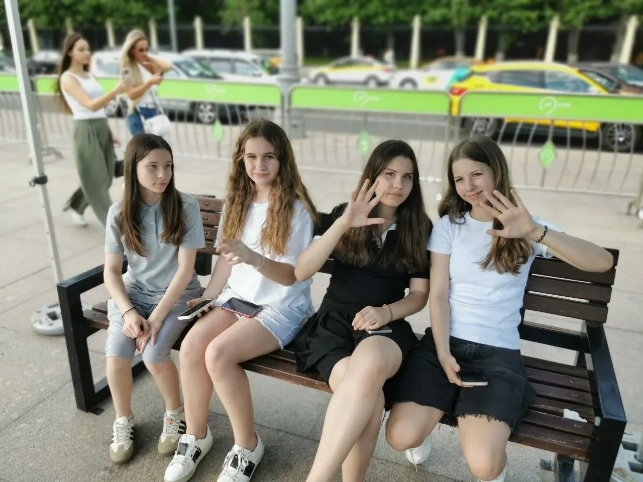 Ученики 6«А» класса отметили завершение учебного года 🤩  Это было ярко и незабываемо — прогулкой на 