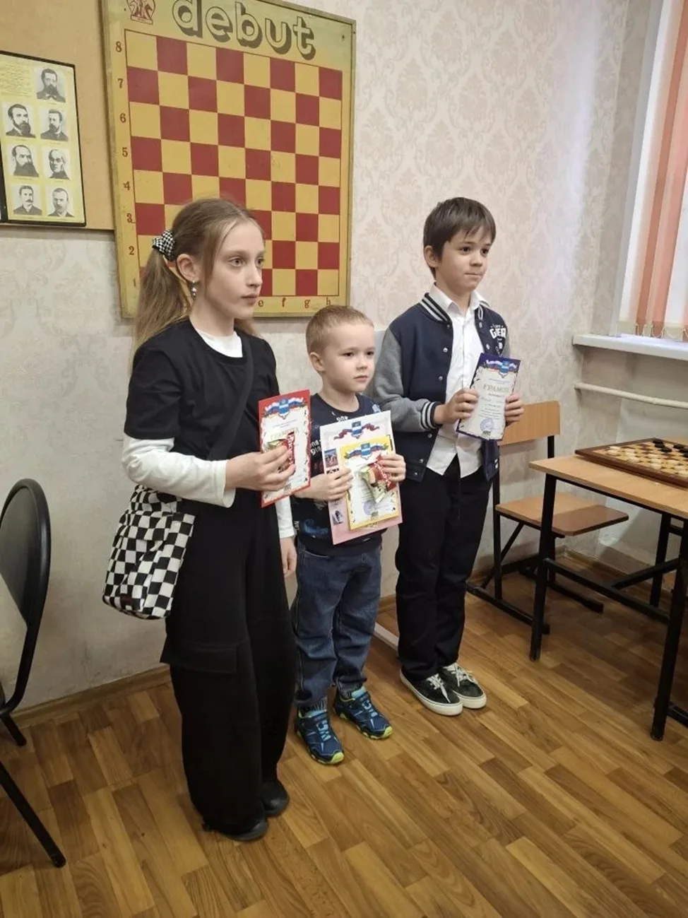 Поздравляем нашу команду с отличным результатом на соревнованиях «Чудо шашки»!  В командных соревнов
