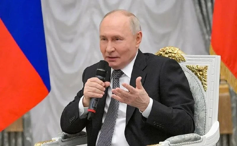 Владимир Путин встретился с выпускниками программы «Время героев»: ветераны СВО становятся лидерами 