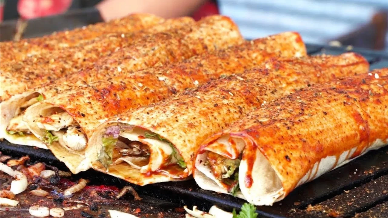 Популярные места, где готовят вкусный Балык дюрюм (рыба в лаваше, по-турецки пишется Ba...