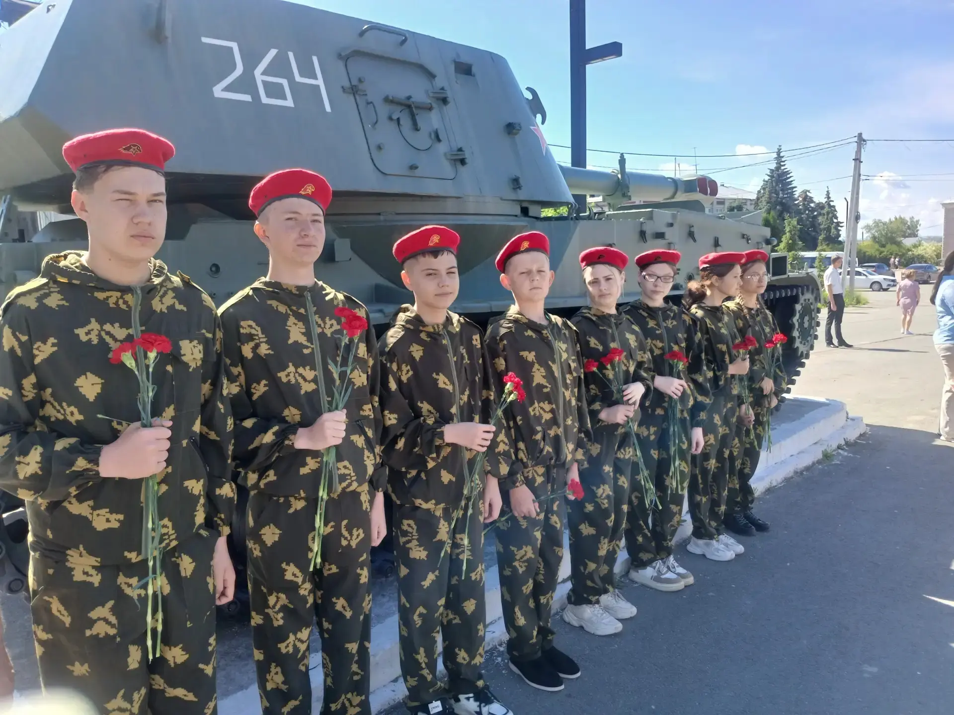 🌟 В единстве наша сила! 🌟

18 июня в р.п.Сурское прошёл региональный съезд женсоветов «В единстве 