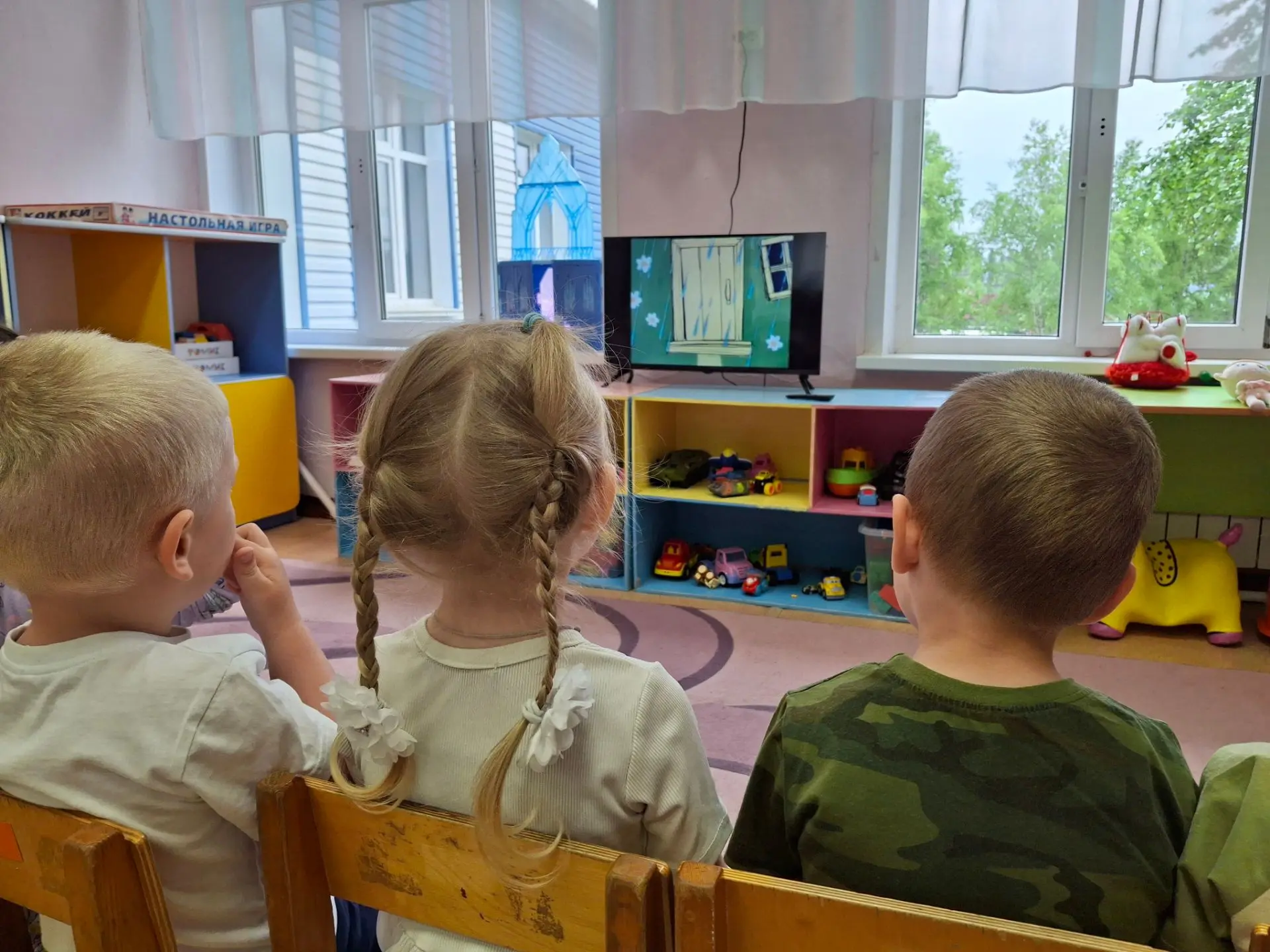 🌧️ Дождик общению не помеха: как ребята из 2-й младшей группы узнали секрет капельки

За окном пасм