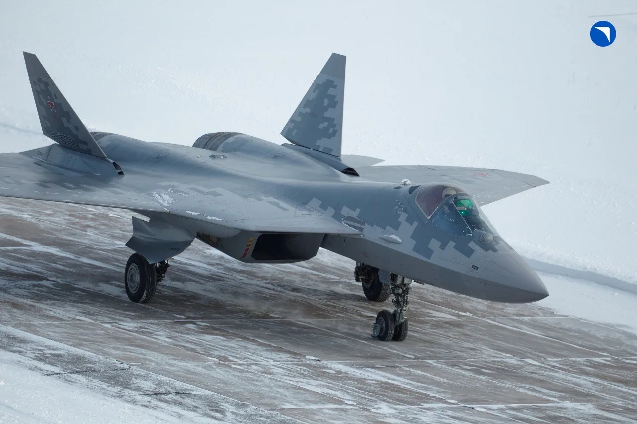 ОАК передала Минобороны России партию самолетов Су-57 с обновленным комплексом вооружения  Объединен