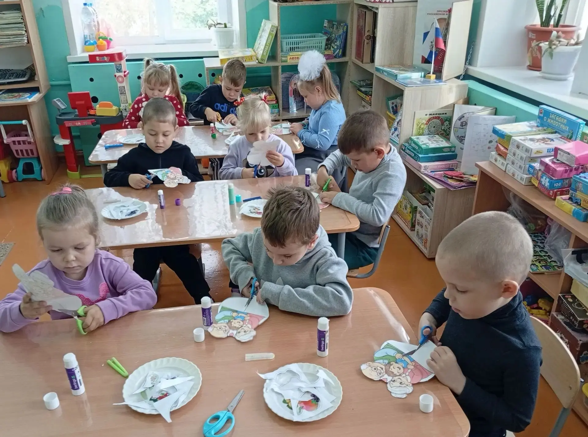 Дедушки и бабушки,