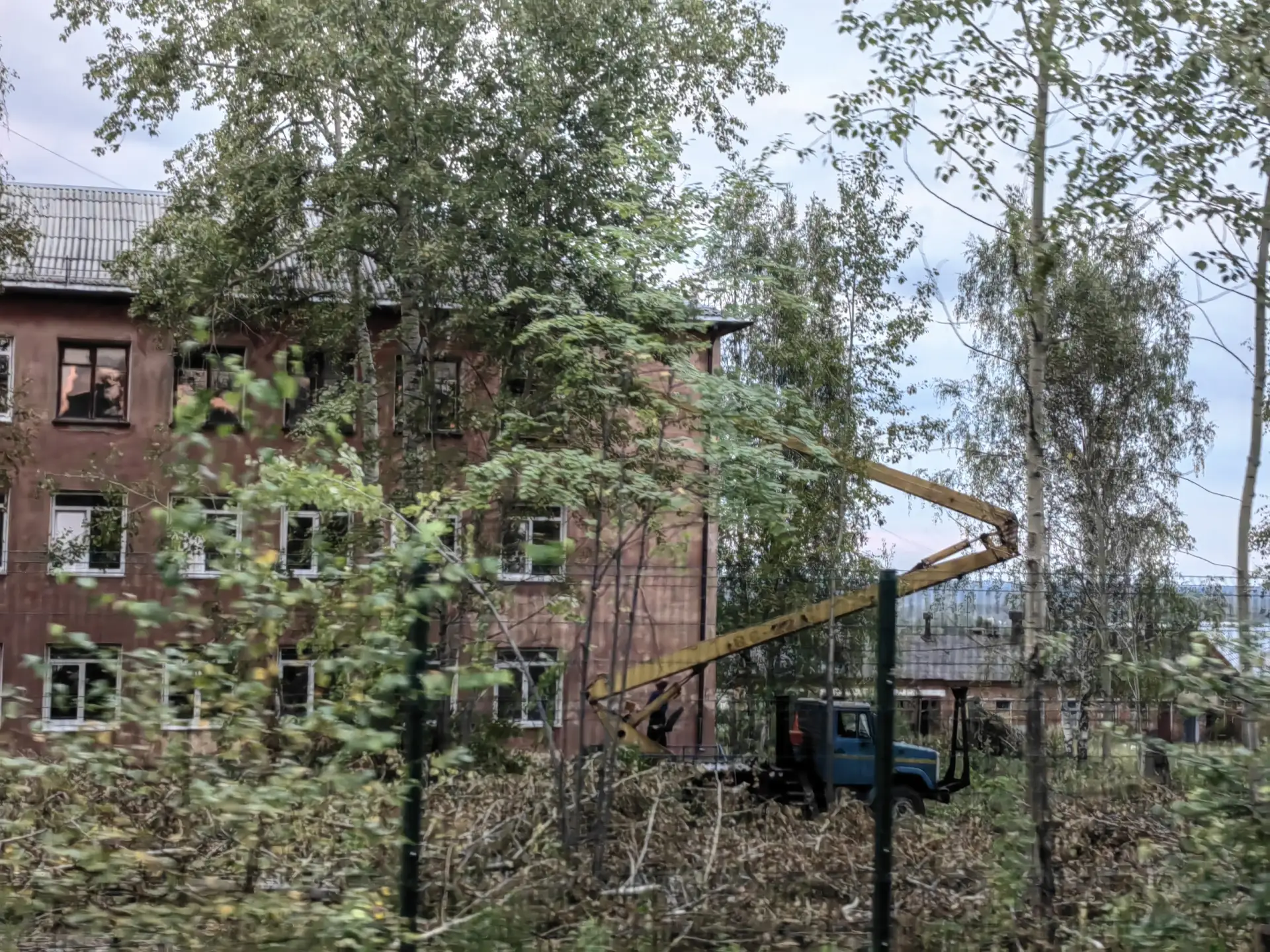 К началу нового учебного года на территории Металлургического техникума, по улице Нансе...