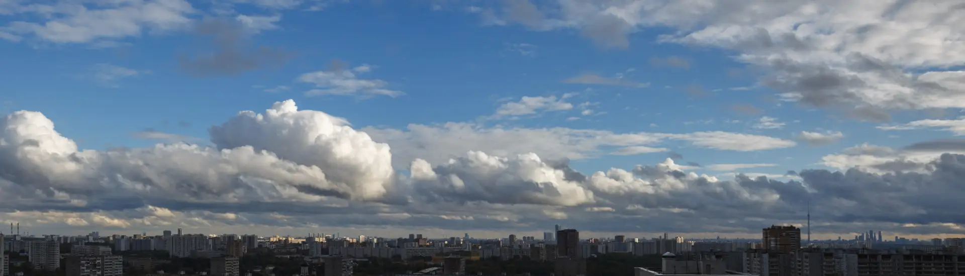Сегодня над Москвою — облака…