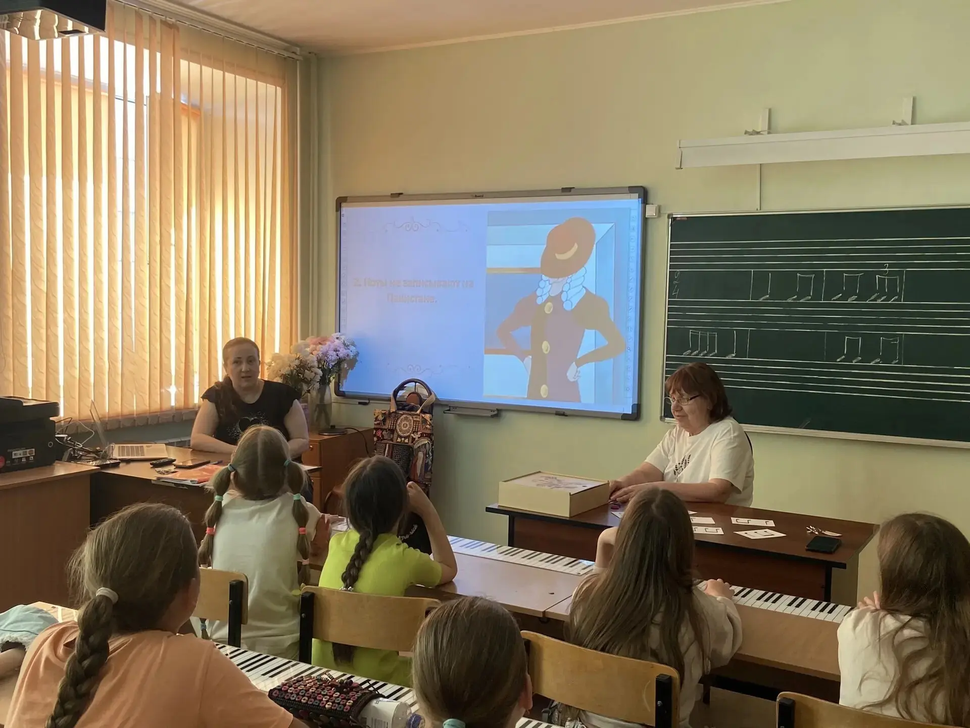 🤚5 День нашей творческой смены был не менее интересным:

🎼🎵🎶На занятии «Занимательное сольфеджио