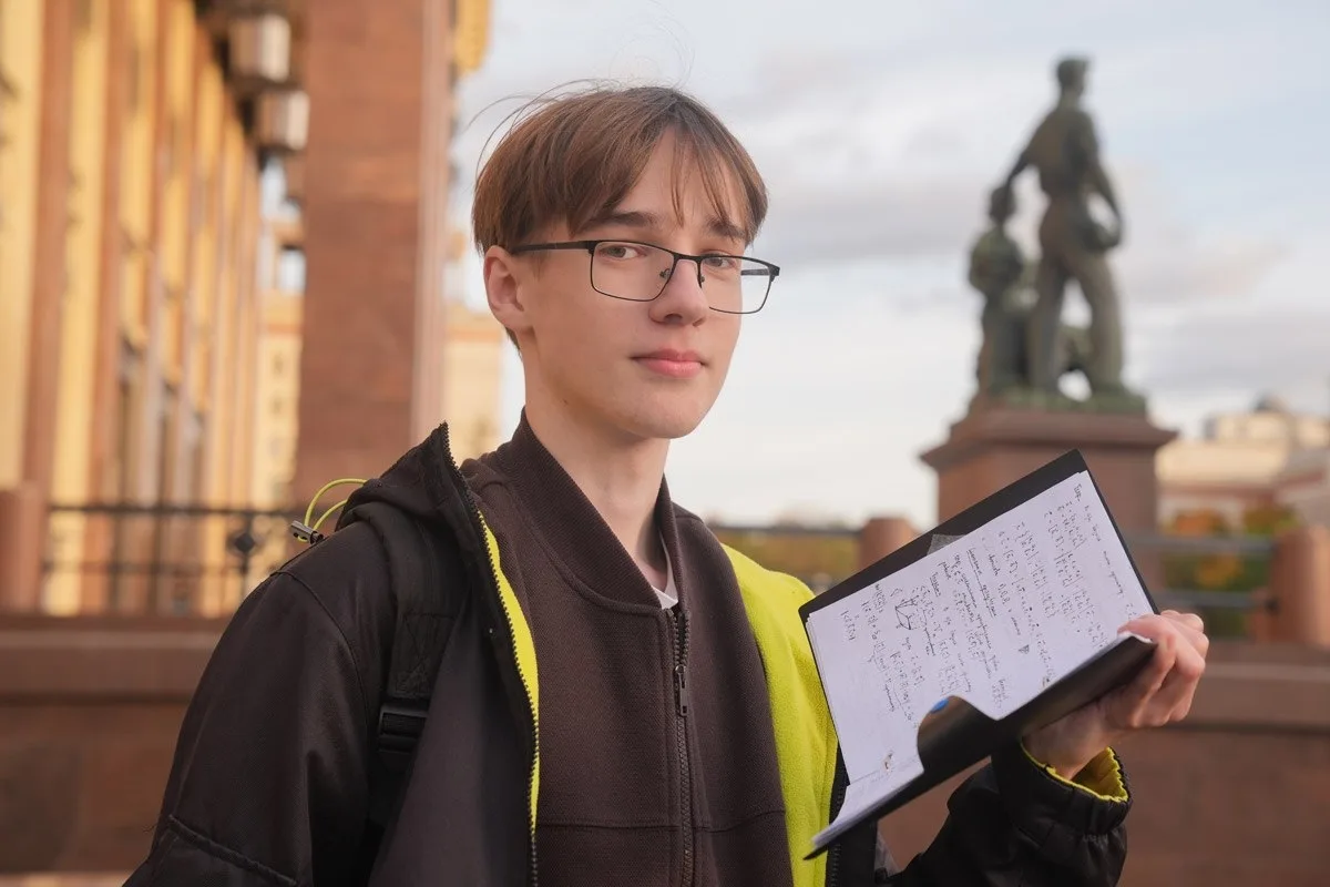 📖  «Преподавательница просто супер»: как студенты готовят выпускников из провинции к Е...