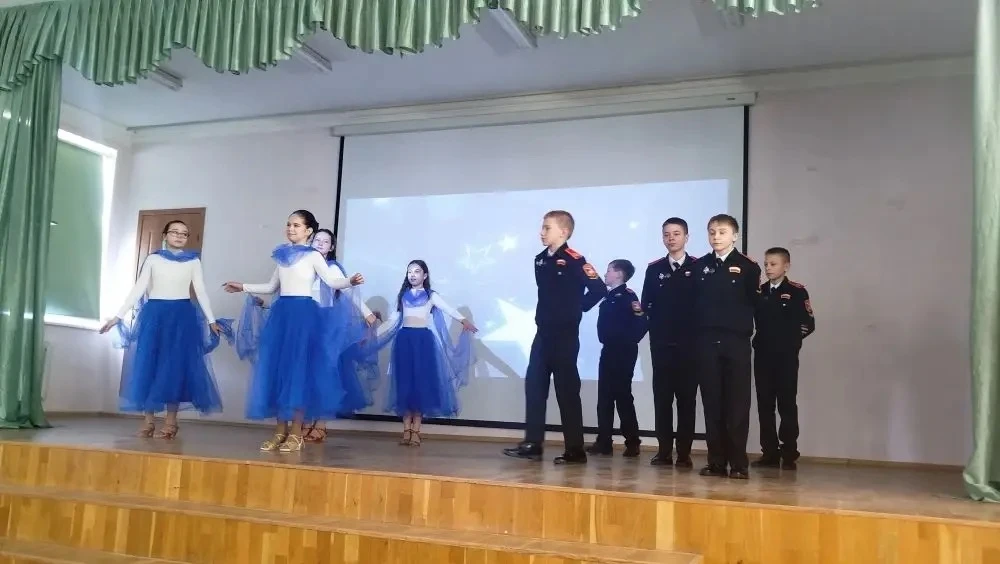 🎉🌸 Школьный концерт к 8 марта! 🌸🎉  Дорогие друзья!   6 марта в нашей школе прошел замечательный конц