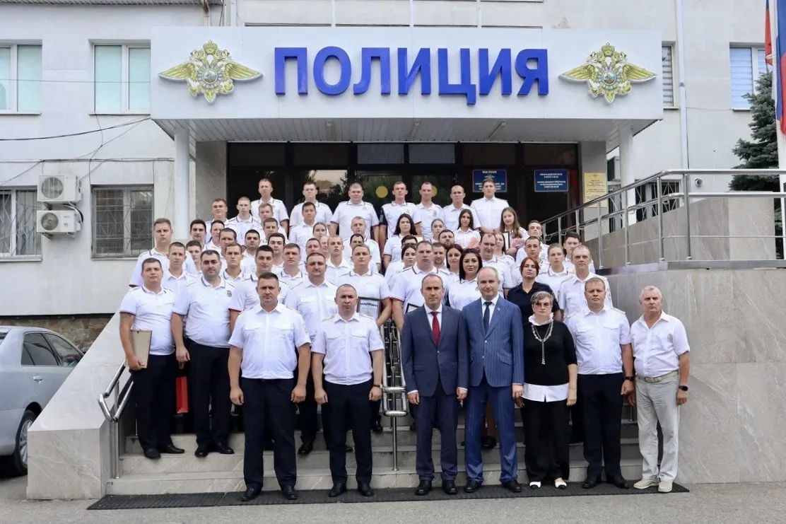 Сегодня профессиональный праздник у сотрудников патрульно-постовой службы.