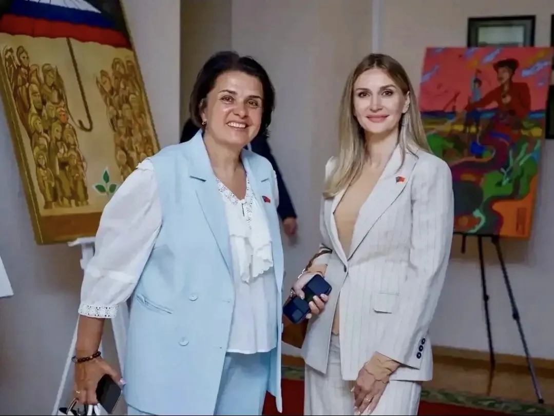 ПАТРИОТИЗМ через ПРИЗМУ НОВОЙ РЕАЛЬНОСТИ

🧑‍🎨Сегодня у депутатов Ростовской-на-Дону городской Думы