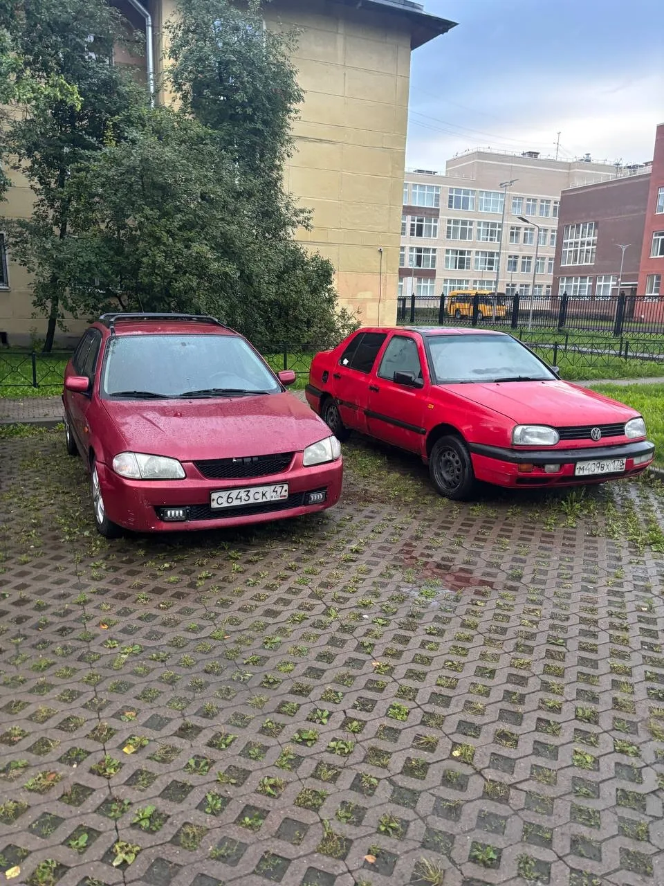 в продаже две машины одним лотом