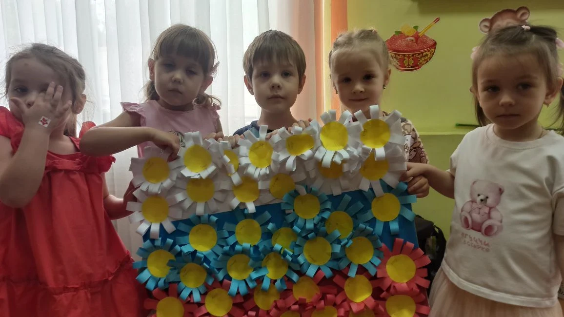 2-младшая группа "Мальвина". День России.