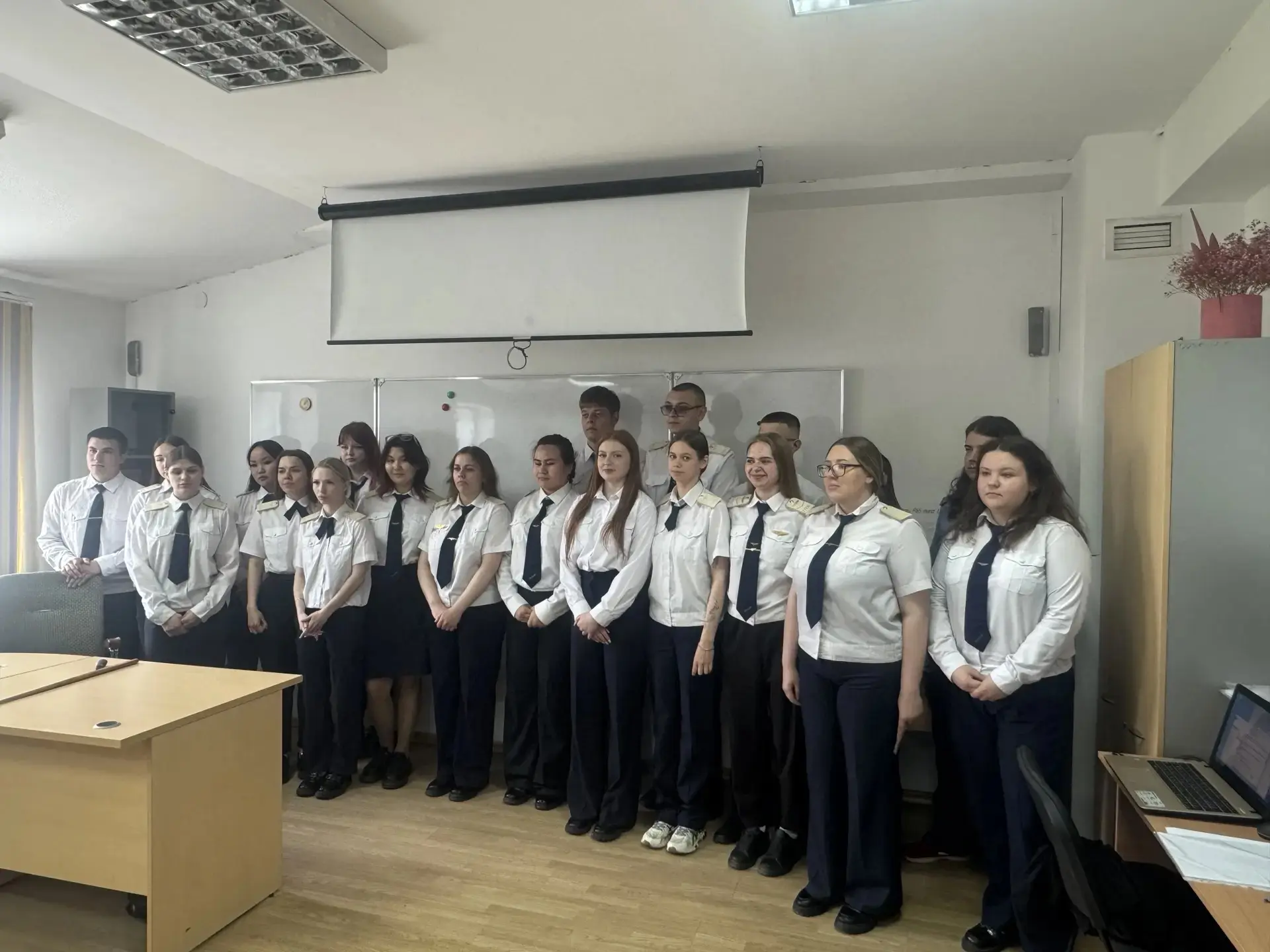 🔔 Третий день защиты дипломов специальности «Организация перевозок и управление на транспорте» окон