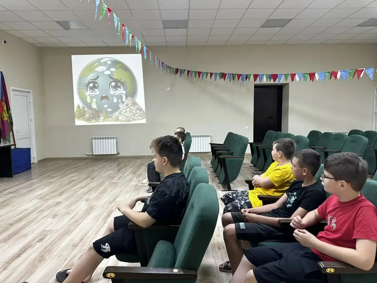 09.06.2026 года в 11-00ч. в ДК м-на Капланово прошел познавательный обзор об экологии с...