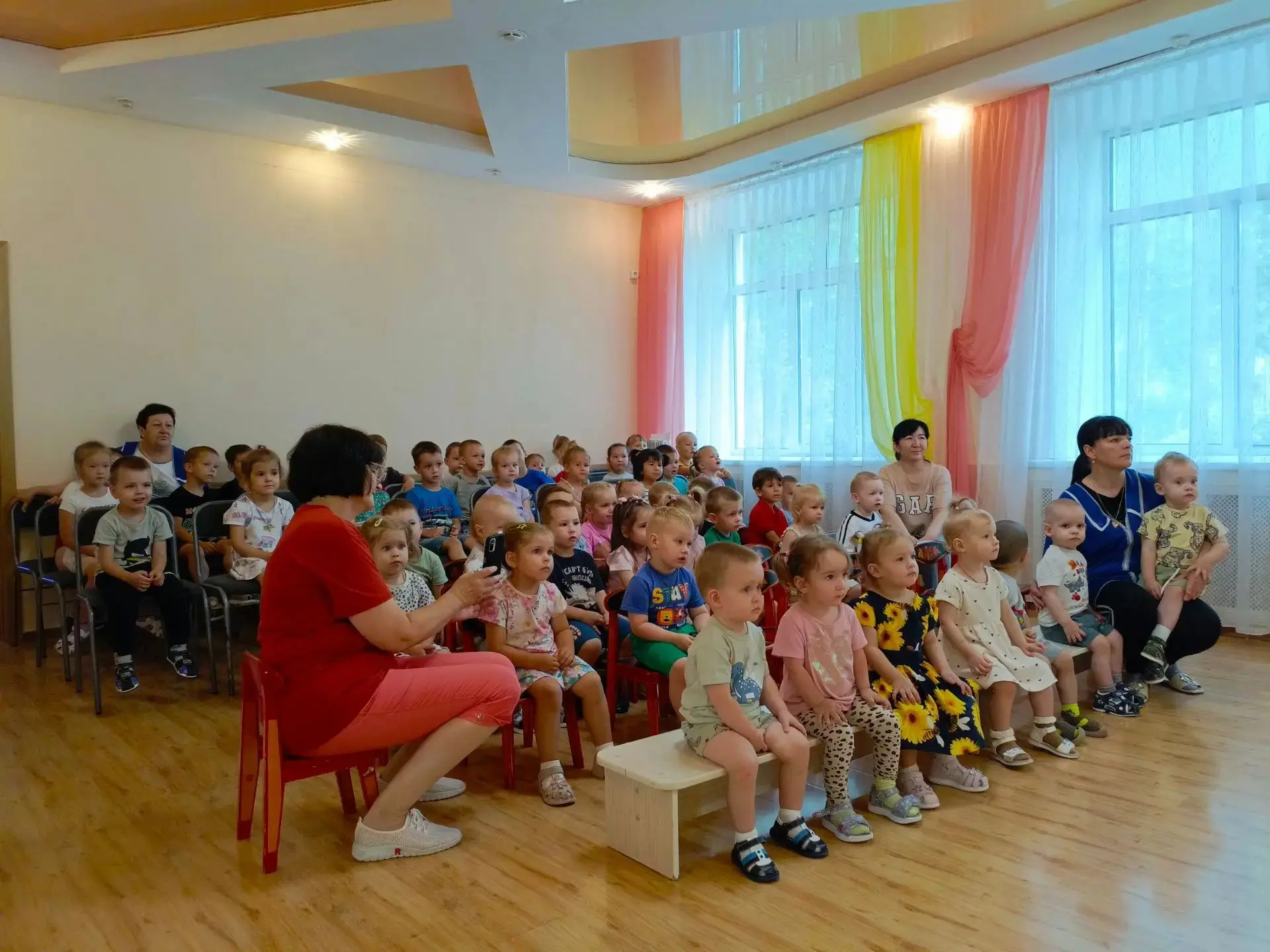 🎭 Театральная пятница в нашем саду!

Сегодня наши самые маленькие воспитанники из групп раннего воз