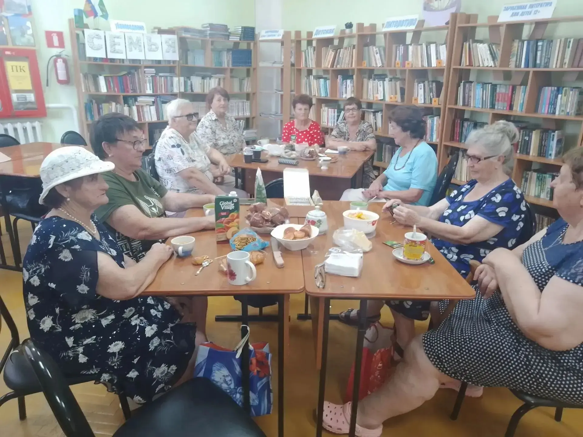 🌼 «Хранители семьи»: литературная гостиная ко Дню семьи, любви и верностиСегодня, 8 ию...